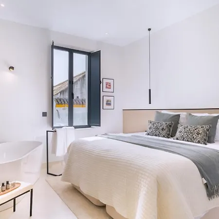 Apartment Luxurious Duplex 1bd 1bth Over Casa Pilatos Seville