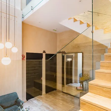 Luxurious Duplex 1bd 1bth Over Casa Pilatos
